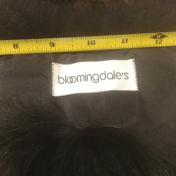 Bloomingdale's Black Fox Fur Collar - Picture 4 of 7